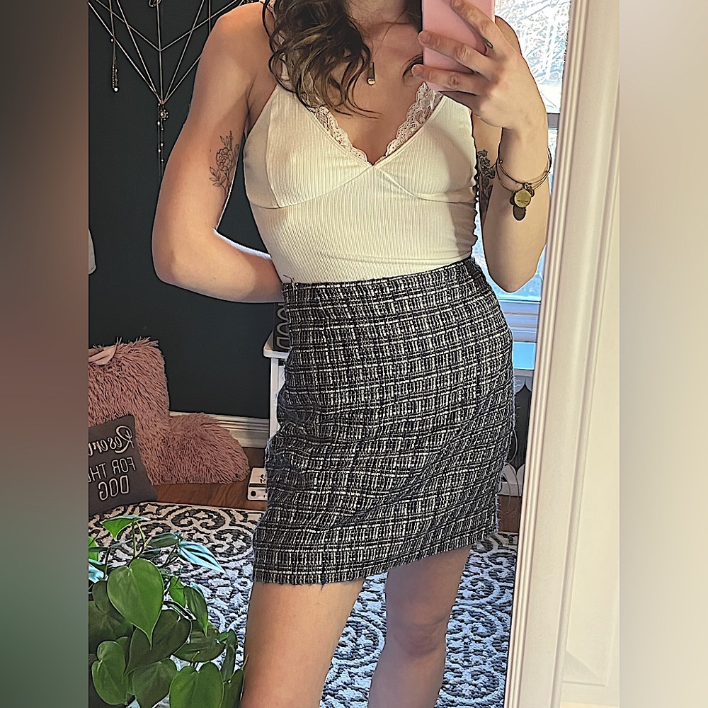 Vintage looking tweed mini skirt ✨